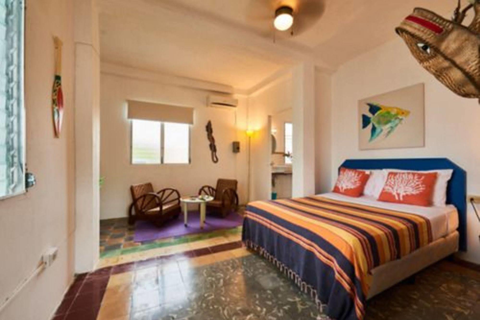 Casa Del Rayo Verde Hotelito Solidario Портобело Экстерьер фото