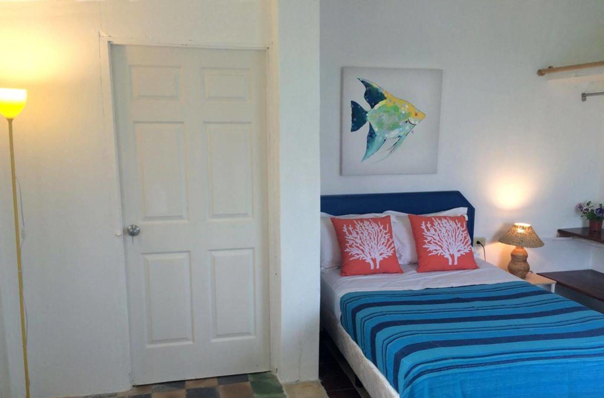 Casa Del Rayo Verde Hotelito Solidario Портобело Экстерьер фото
